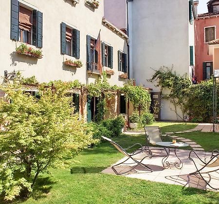 Casa Rezzonico Bed & Breakfast Венеция Екстериор снимка