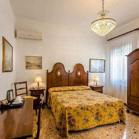 Casa Rezzonico Bed & Breakfast Венеция Екстериор снимка