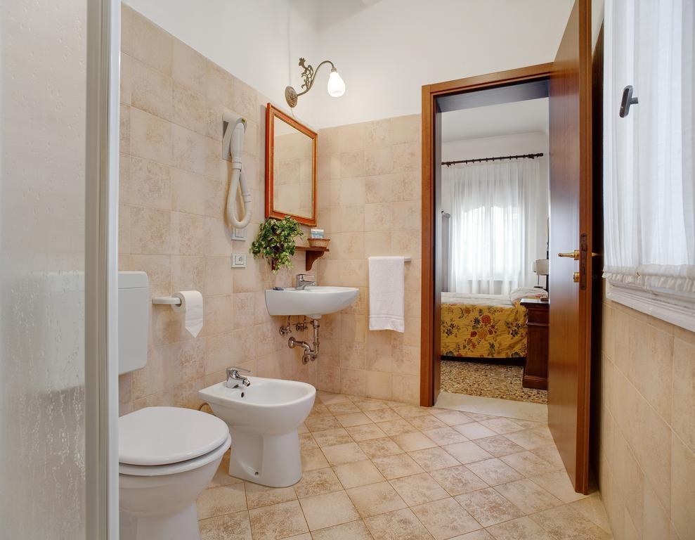 Casa Rezzonico Bed & Breakfast Венеция Екстериор снимка