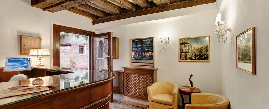 Casa Rezzonico Bed & Breakfast Венеция Екстериор снимка