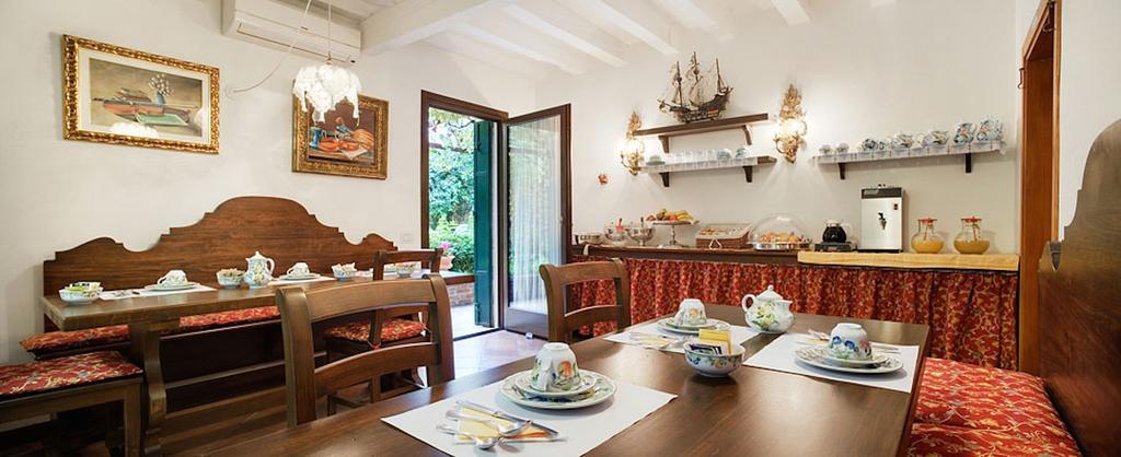 Casa Rezzonico Bed & Breakfast Венеция Екстериор снимка